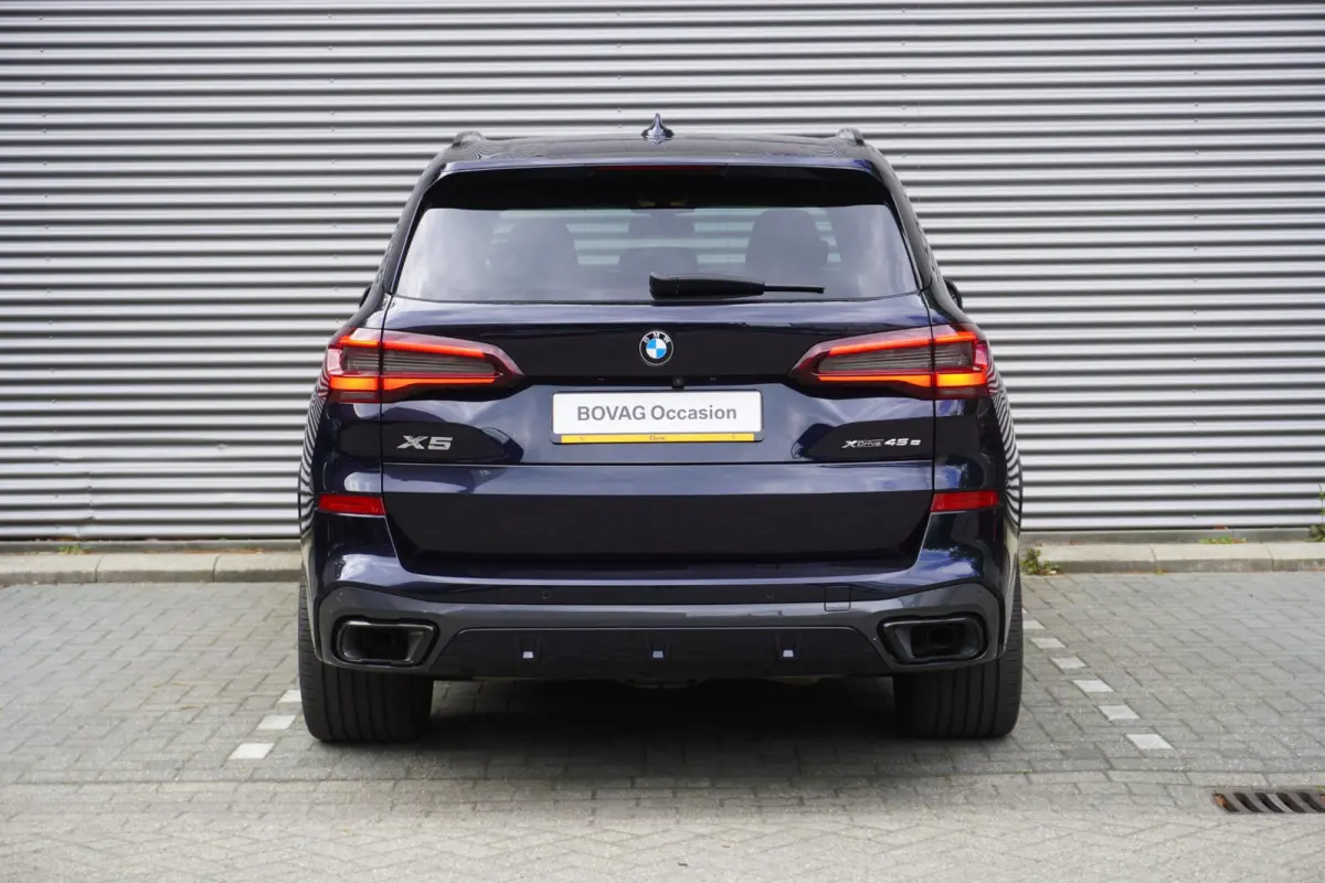 xDrive45e M Sportpakket | High Executive | 22 inch LM BMW Individual V-spaak | Glazen panoramadak | Driving Assistant Professional | Harman Kardon Surround Sound Systeem