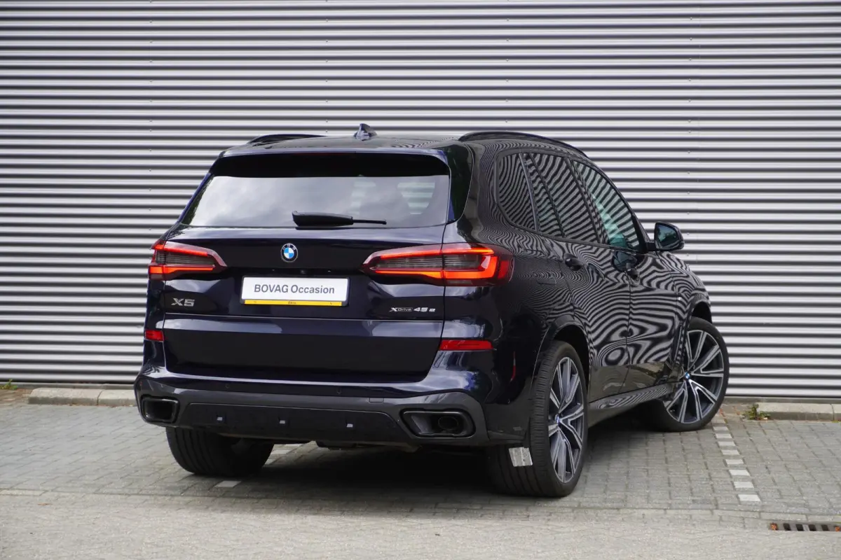 xDrive45e M Sportpakket | High Executive | 22 inch LM BMW Individual V-spaak | Glazen panoramadak | Driving Assistant Professional | Harman Kardon Surround Sound Systeem