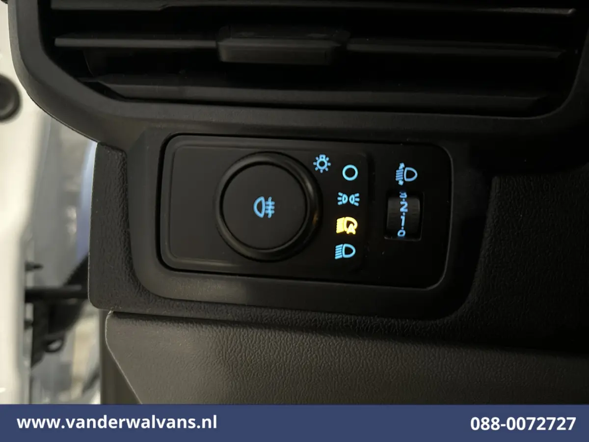 2.0 TDCI 136pk L2H1 Euro6 Airco | Camera | LED | Apple Carplay | Cruisecontrol Android Auto, Leder, Verwarmde voorruit, Parkeersensoren, Bijrijdersbank, 2740kg trekvermogen