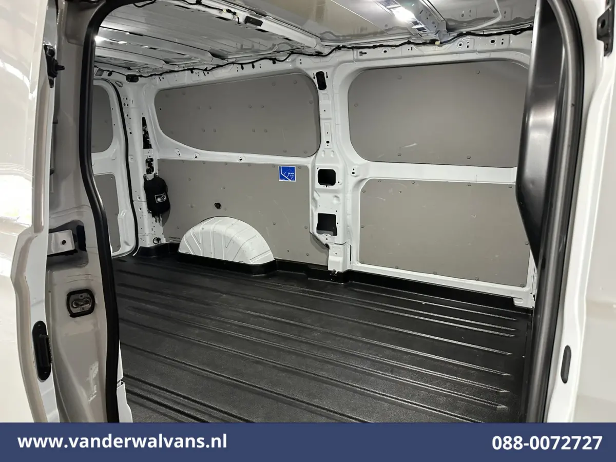 2.0 TDCI 136pk L2H1 Euro6 Airco | Camera | LED | Apple Carplay | Cruisecontrol Android Auto, Leder, Verwarmde voorruit, Parkeersensoren, Bijrijdersbank, 2740kg trekvermogen