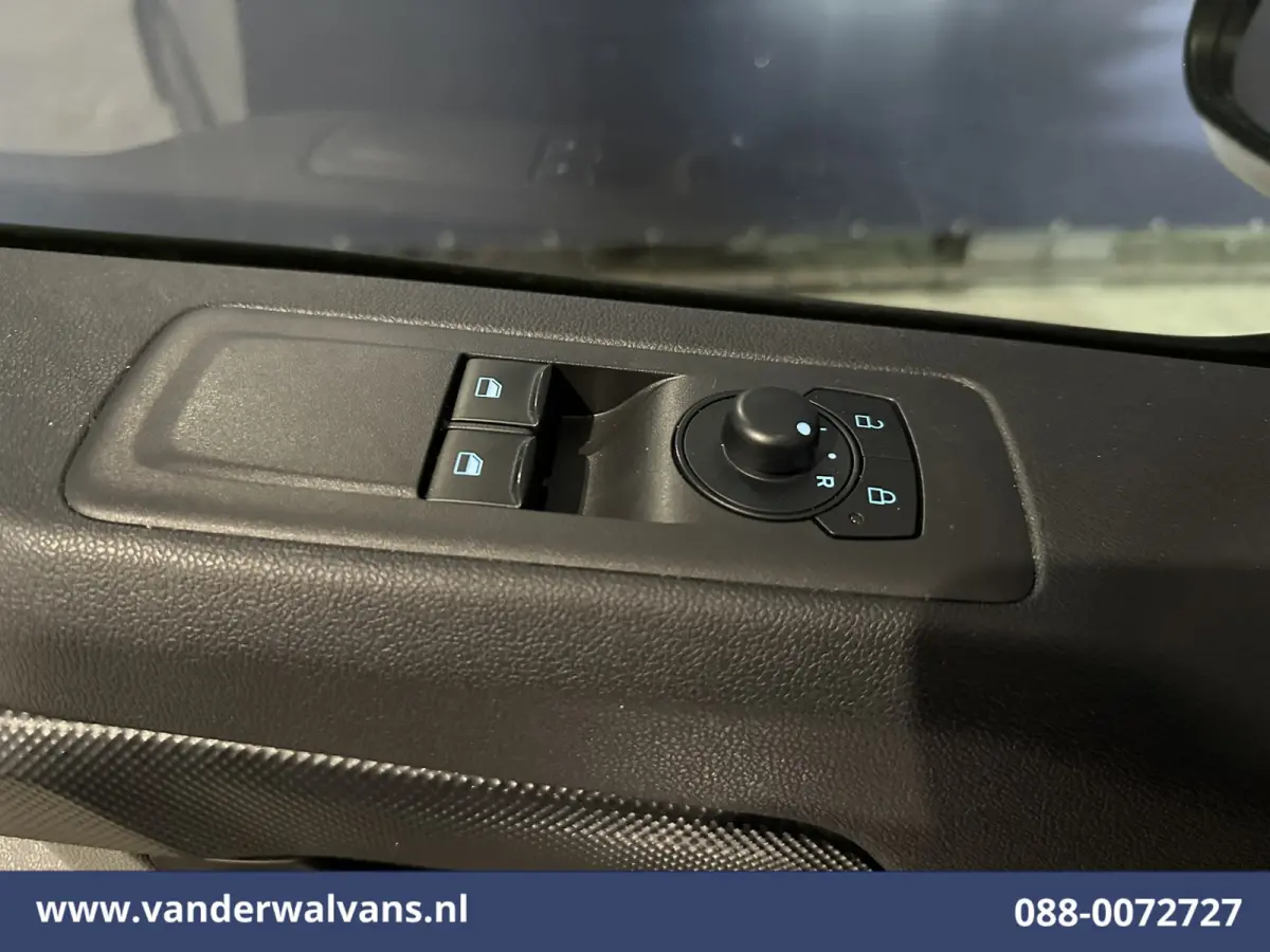 2.0 TDCI 136pk L2H1 Euro6 Airco | Camera | LED | Apple Carplay | Cruisecontrol Android Auto, Leder, Verwarmde voorruit, Parkeersensoren, Bijrijdersbank, 2740kg trekvermogen