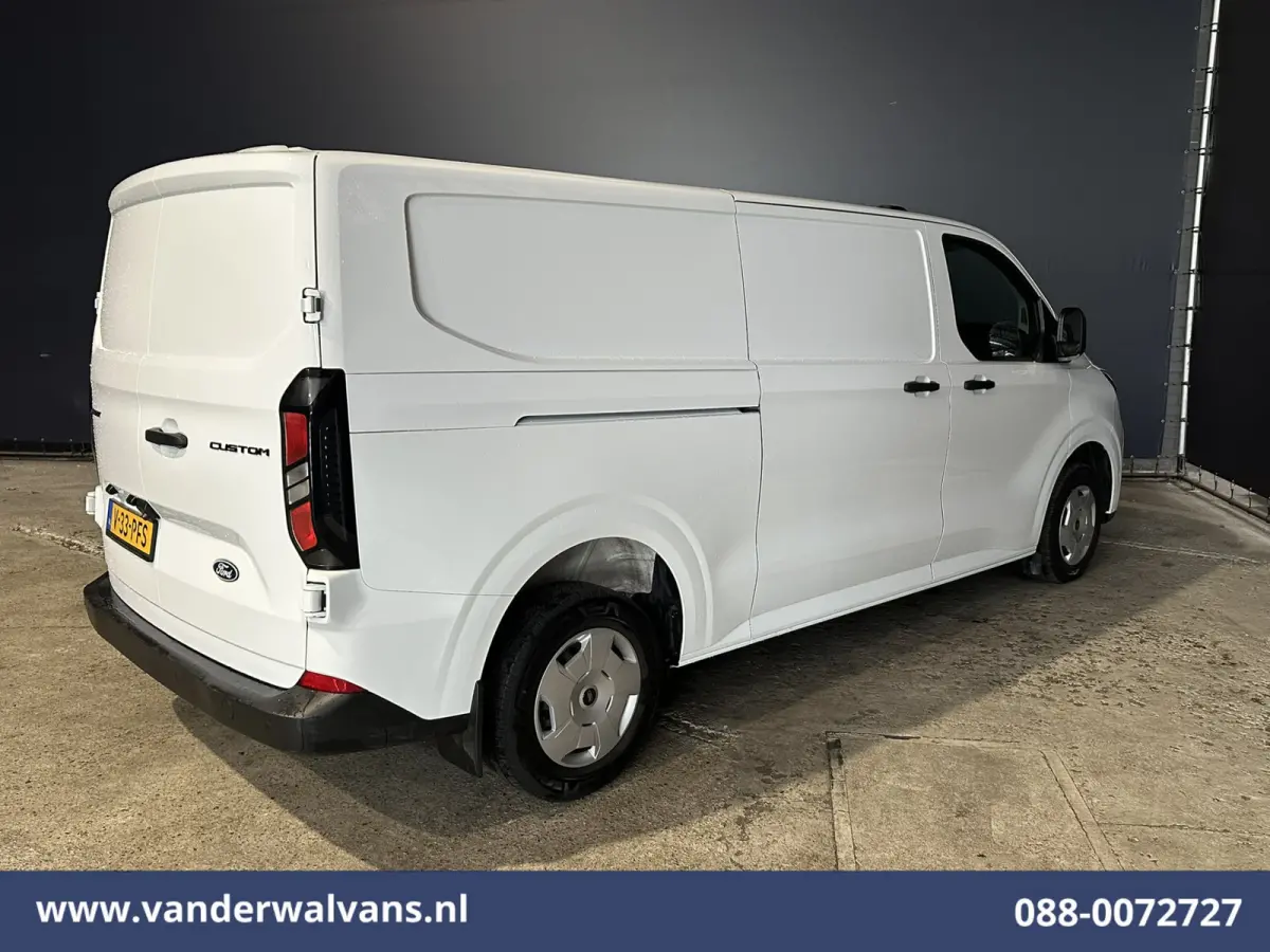 2.0 TDCI 136pk L2H1 Euro6 Airco | Camera | LED | Apple Carplay | Cruisecontrol Android Auto, Leder, Verwarmde voorruit, Parkeersensoren, Bijrijdersbank, 2740kg trekvermogen
