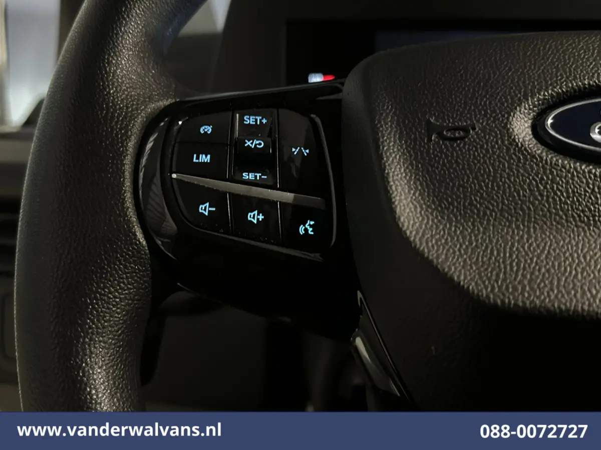 2.0 TDCI 136pk L2H1 Euro6 Airco | Camera | LED | Apple Carplay | Cruisecontrol Android Auto, Leder, Verwarmde voorruit, Parkeersensoren, Bijrijdersbank, 2740kg trekvermogen