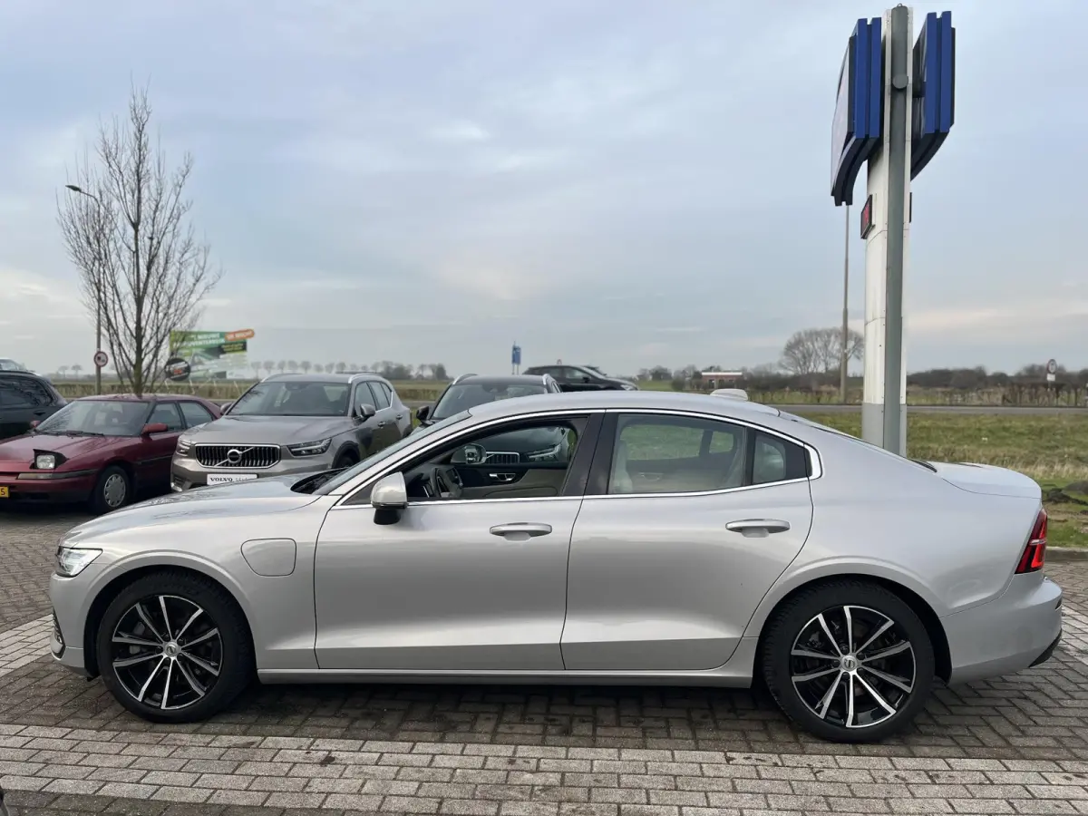 Recharge T6 AWD Core | 18 Inch Velgen | Keyless Entry | Luchtfilter |