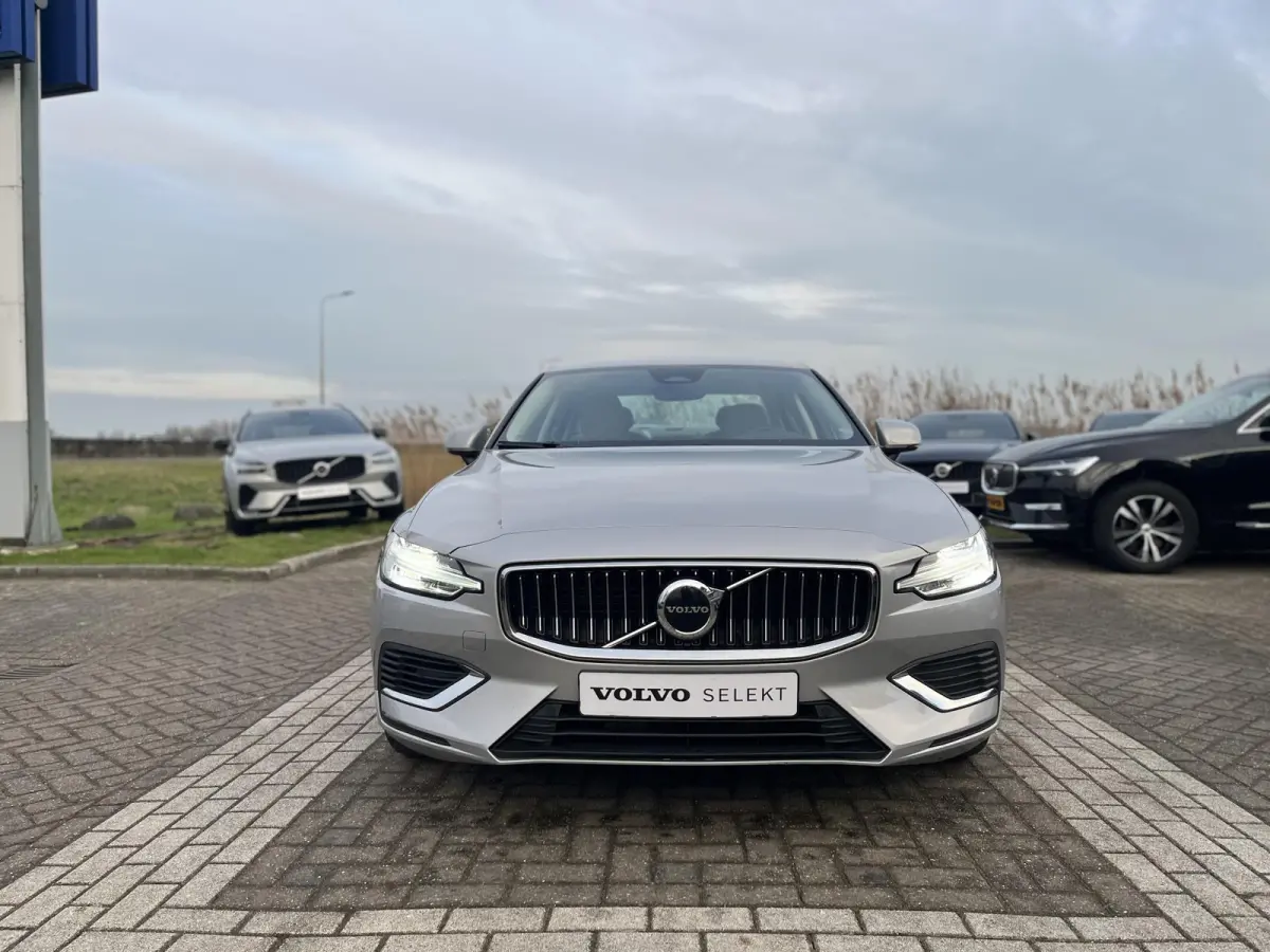 Recharge T6 AWD Core | 18 Inch Velgen | Keyless Entry | Luchtfilter |