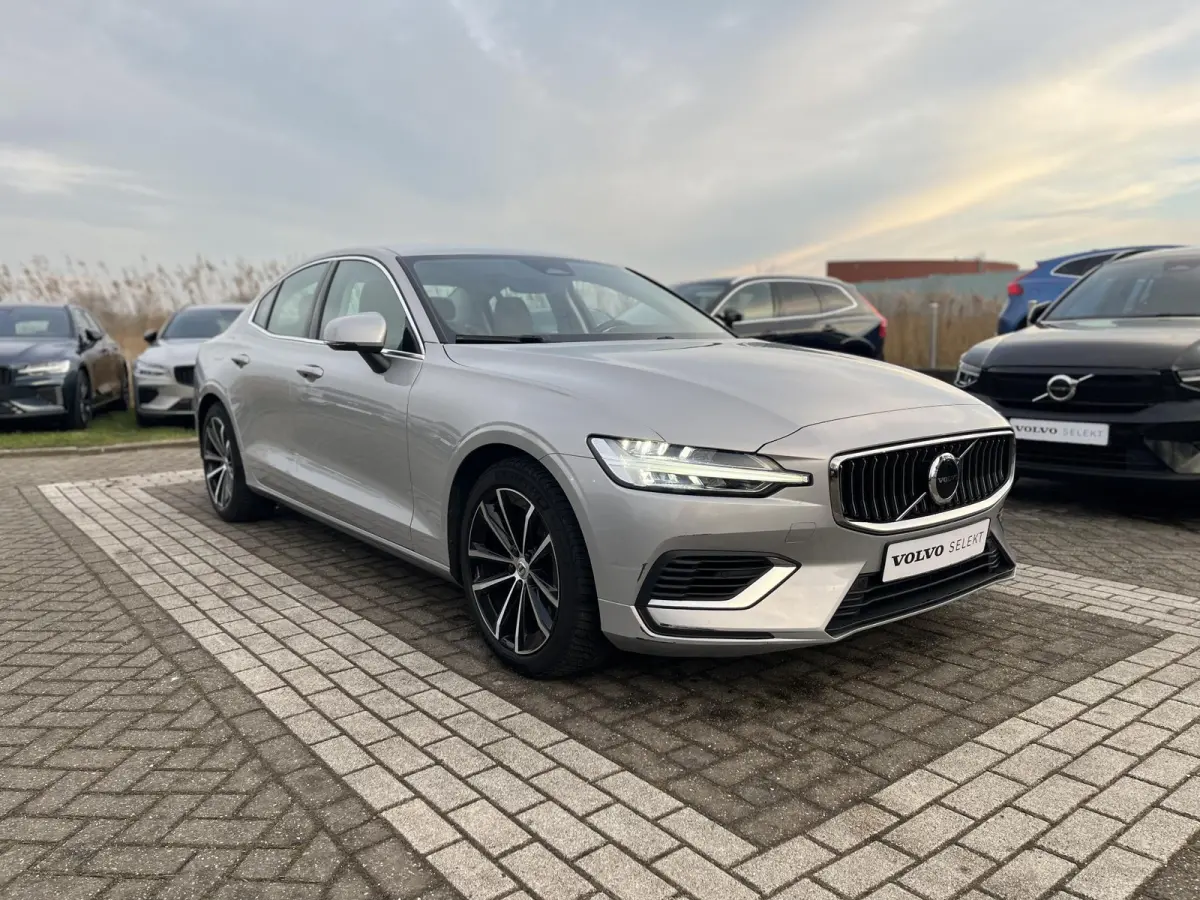Recharge T6 AWD Core | 18 Inch Velgen | Keyless Entry | Luchtfilter |