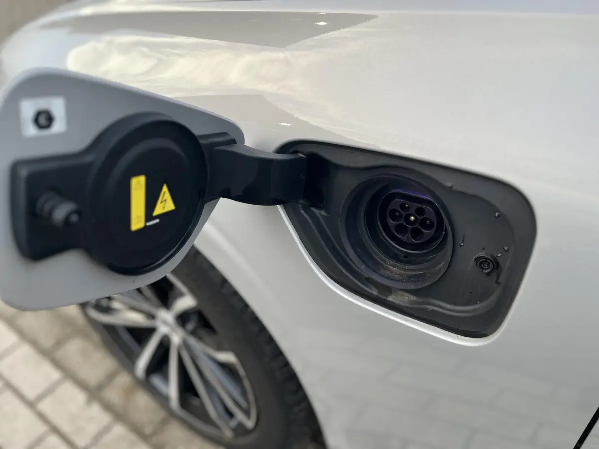 Recharge T6 AWD Core | 18 Inch Velgen | Keyless Entry | Luchtfilter |
