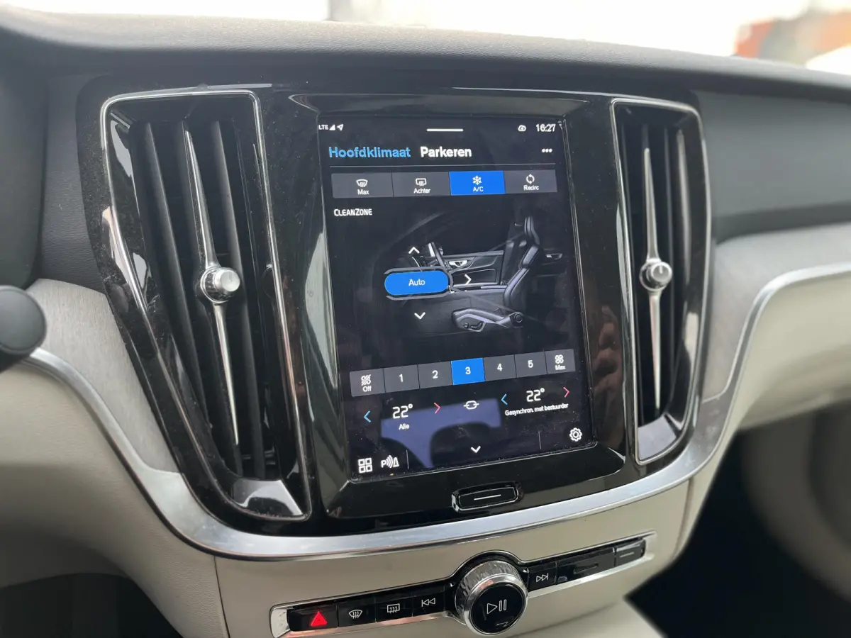 Recharge T6 AWD Core | 18 Inch Velgen | Keyless Entry | Luchtfilter |