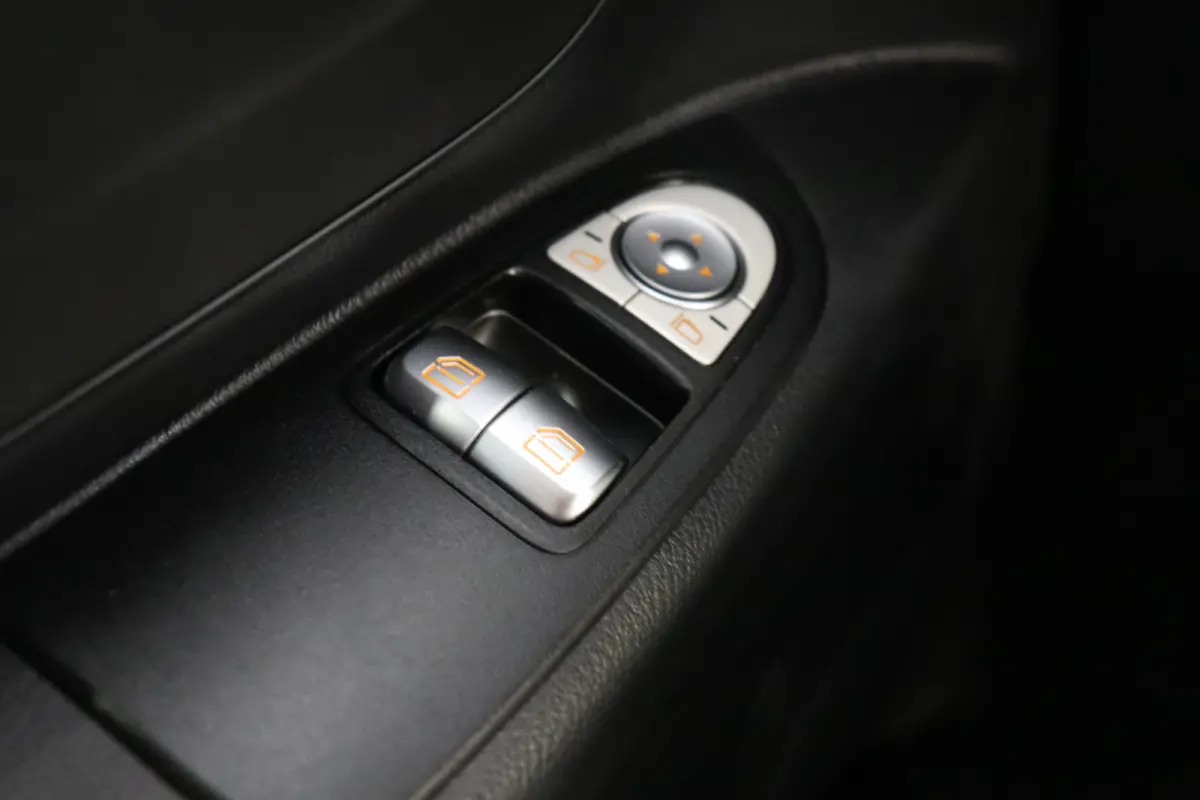 110 CDI XL EURO 6 - Airco - Camera -  € 12.900,- Excl.