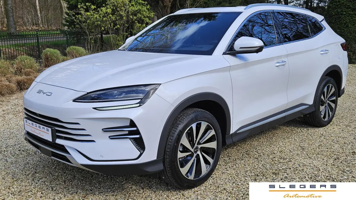 1.5 DM-i FWD Boost  Plug-in Hybrid Two tone