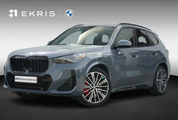 xDrive25e M Sportpakket Pro 20'' / Panoramadak / Harman Kardon / Elektrisch verstelbare stoelen / Trekhaak