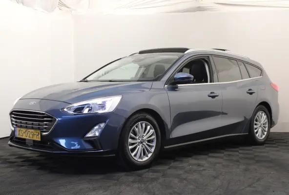 1.0 EcoBoost Titanium Business |Pano|Camera|