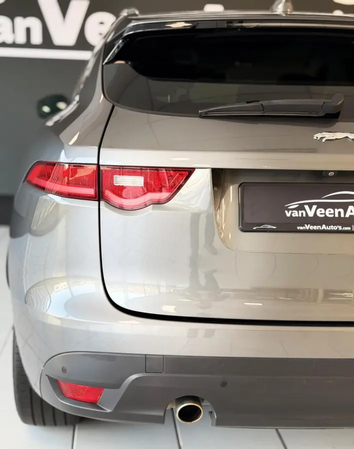2.0 R-Sport AWD 25t 2 jaar garantie