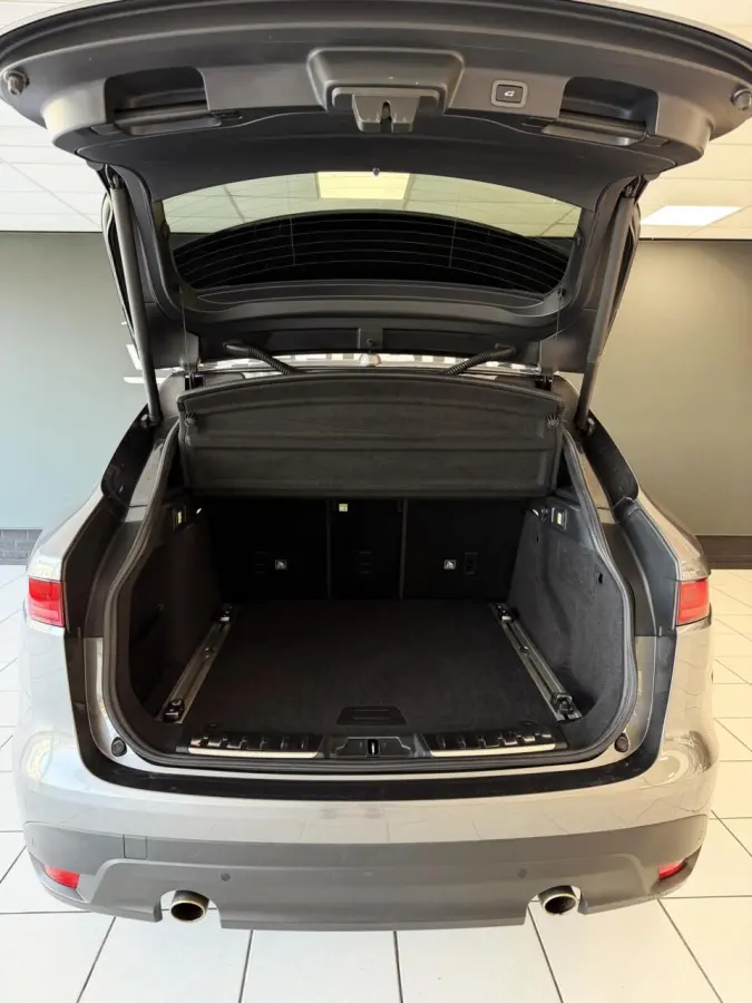 2.0 R-Sport AWD 25t 2 jaar garantie