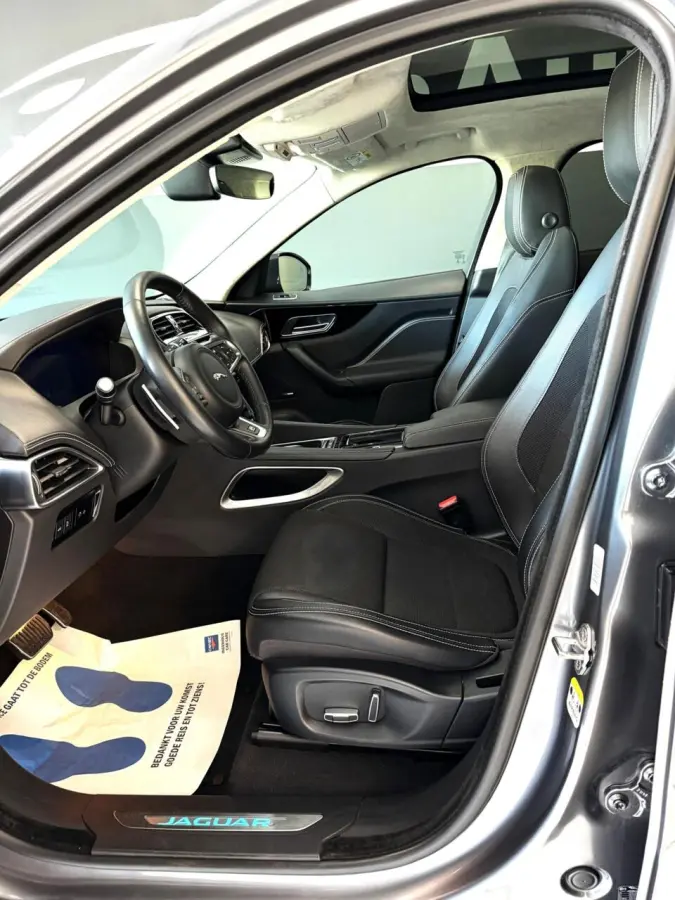 2.0 R-Sport AWD 25t 2 jaar garantie