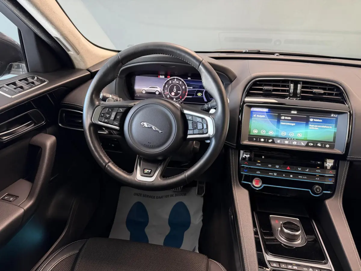 2.0 R-Sport AWD 25t 2 jaar garantie