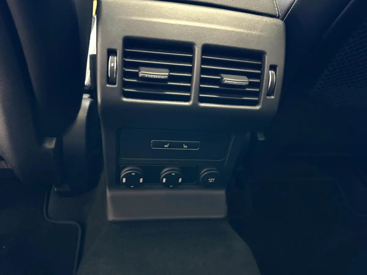 2.0 R-Sport AWD 25t 2 jaar garantie