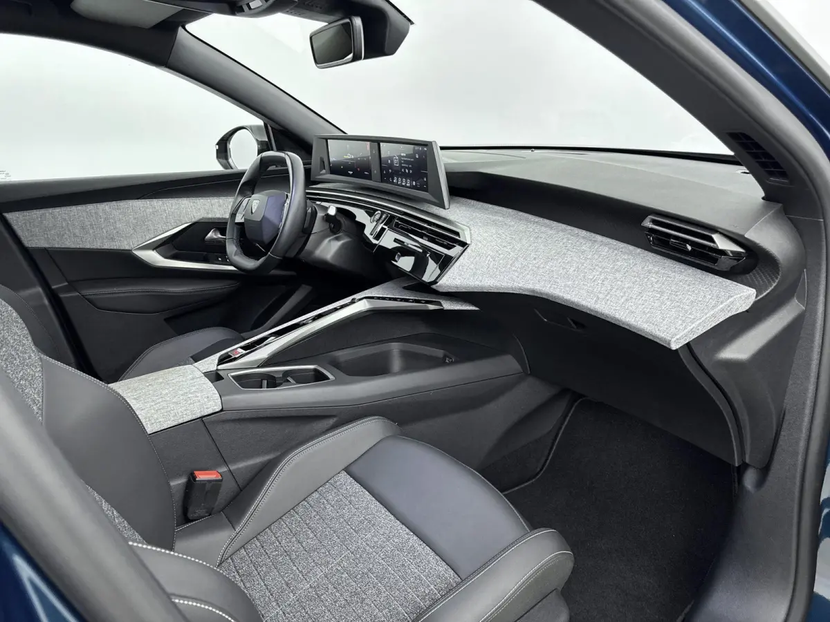 Allure Avantage 210pk 73 kWh | Accu 97% | Trekhaak | Navigatie | Draadloos Carplay | Warmtepomp | Camera |