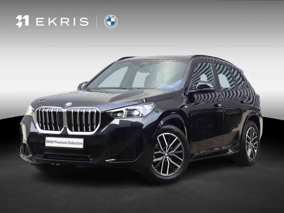 sDrive18i | M Sportpakket | Panodak | Comfort Access | Adaptieve LED Koplampen | Camera | Apple Carplay | Sportstoelen | Voorstoelen Verwarmd | 18'' LMV