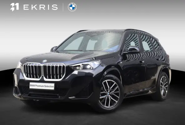 sDrive18i | M Sportpakket | Panodak | Comfort Access | Adaptieve LED Koplampen | Camera | Apple Carplay | Sportstoelen | Voorstoelen Verwarmd | 18'' LMV