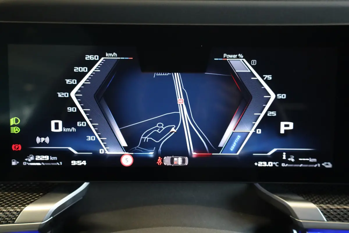 M760e xDrive | Head-Up Display | Panoramadak | Driving + Parking Ass. Professional 360 Camera | Bowers & Wilkins | Active Steering | Trekhaak
