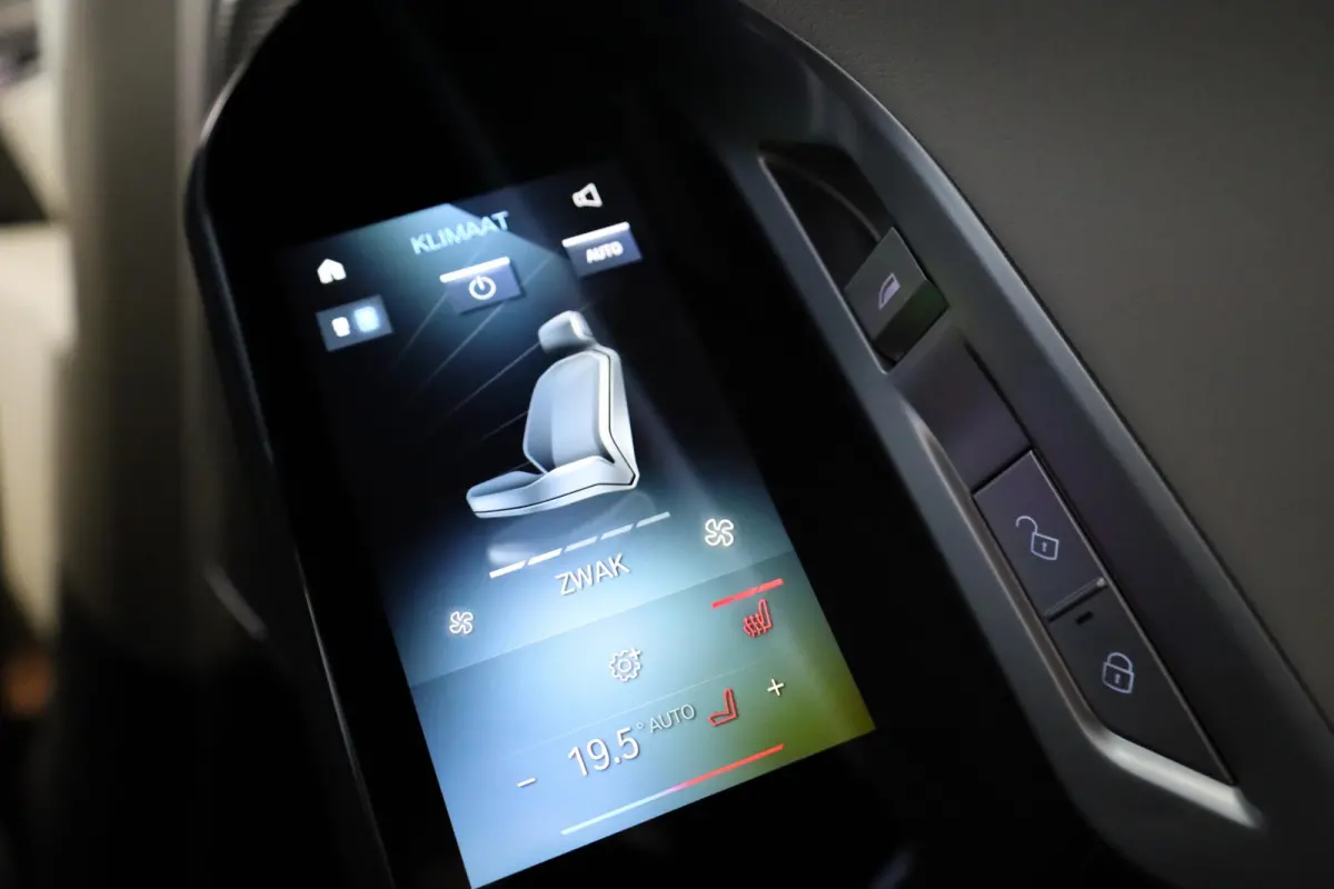 M760e xDrive | Head-Up Display | Panoramadak | Driving + Parking Ass. Professional 360 Camera | Bowers & Wilkins | Active Steering | Trekhaak