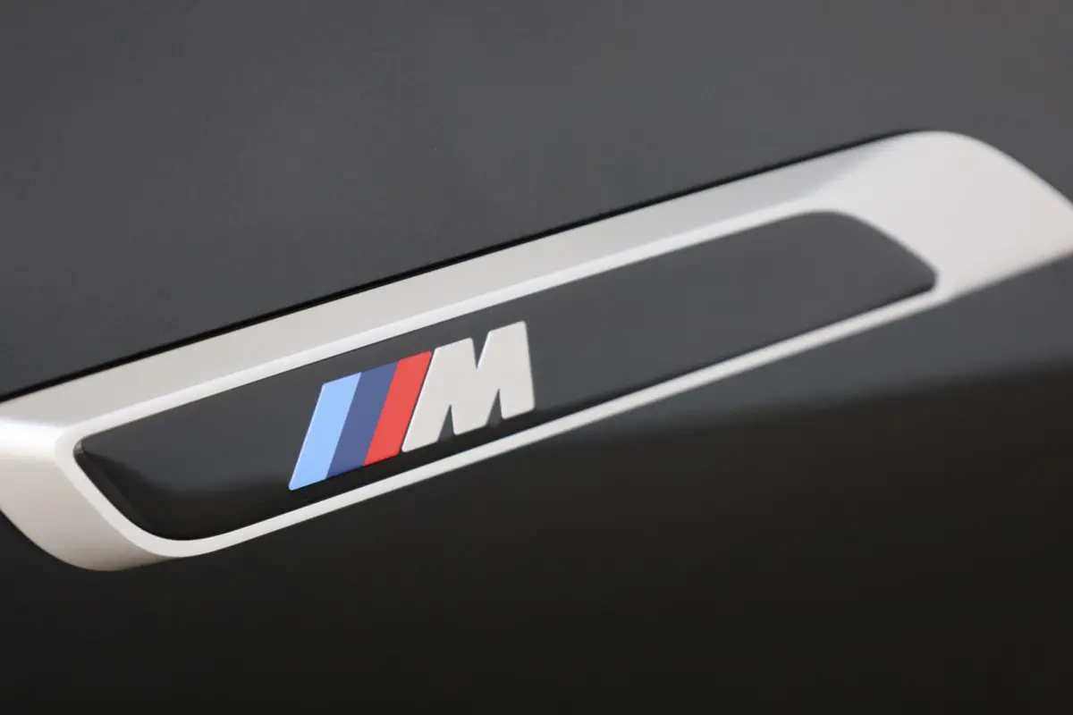M760e xDrive | Head-Up Display | Panoramadak | Driving + Parking Ass. Professional 360 Camera | Bowers & Wilkins | Active Steering | Trekhaak