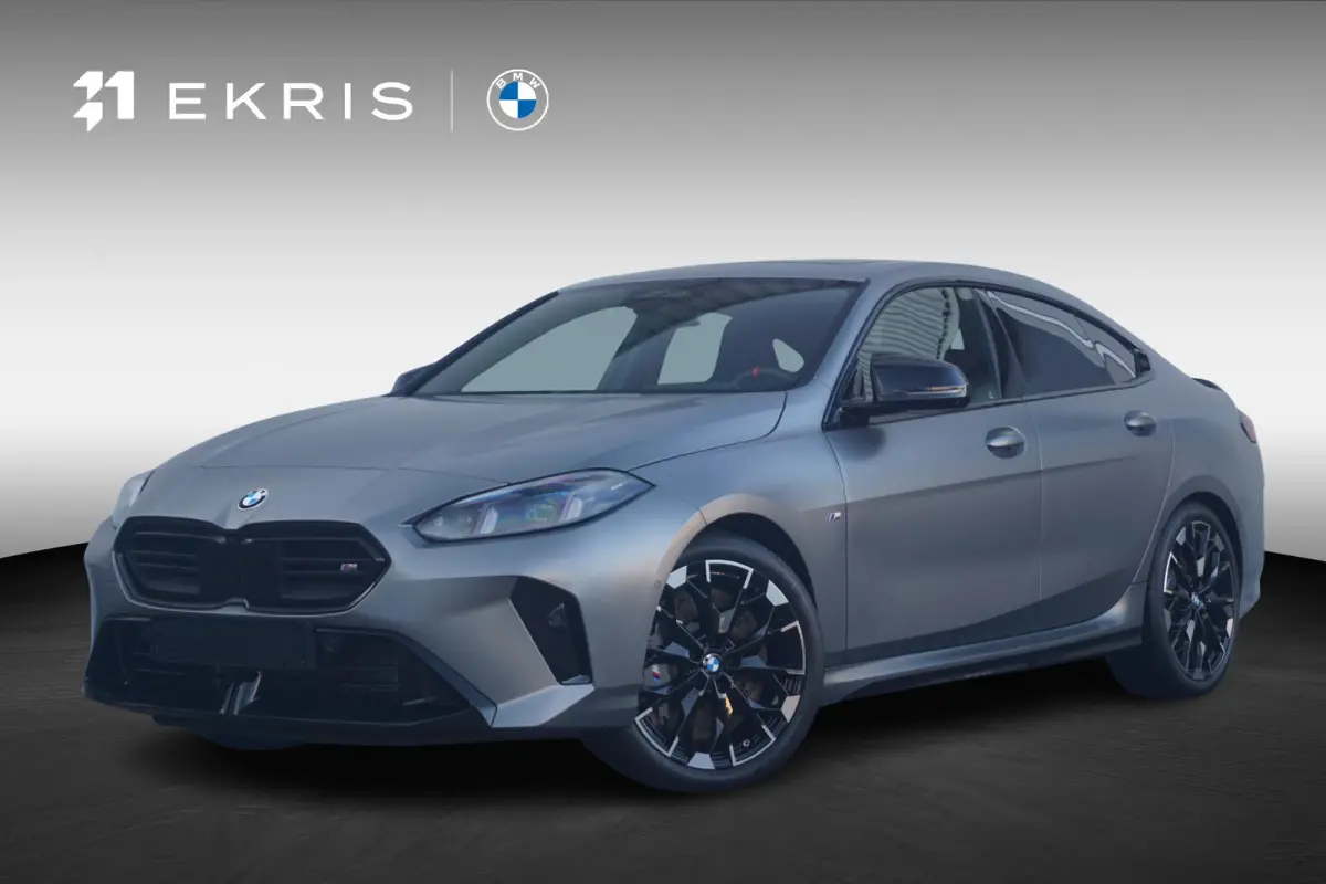 M235 xDrive M Sport Pro / Trekhaak / Panoramadak /  Driving Assistant Professional / Head-up / Rondomzicht Camera's / M sportstoelen / Elektrische Stoelen + Memory