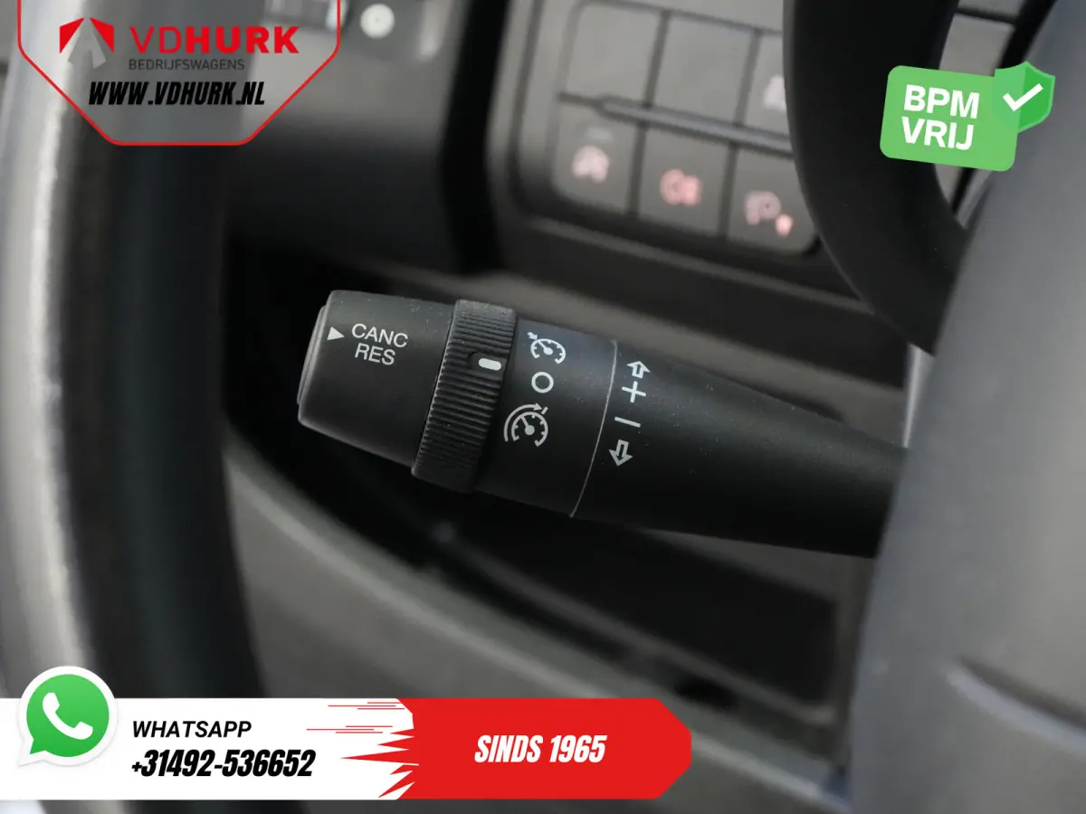 2.2 140 pk DC Dubbel Cabine Open Laadbak/ 7 Pers./ 2.5t Trekverm./ Cruise/ Airco/ 288x215x35/ Pick up
