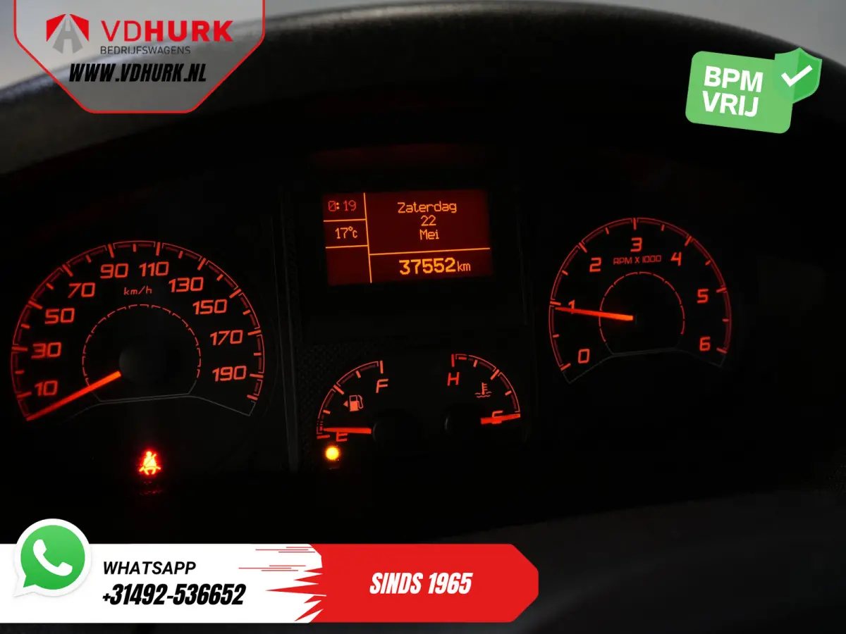 2.2 140 pk DC Dubbel Cabine Open Laadbak/ 7 Pers./ 2.5t Trekverm./ Cruise/ Airco/ 288x215x35/ Pick up
