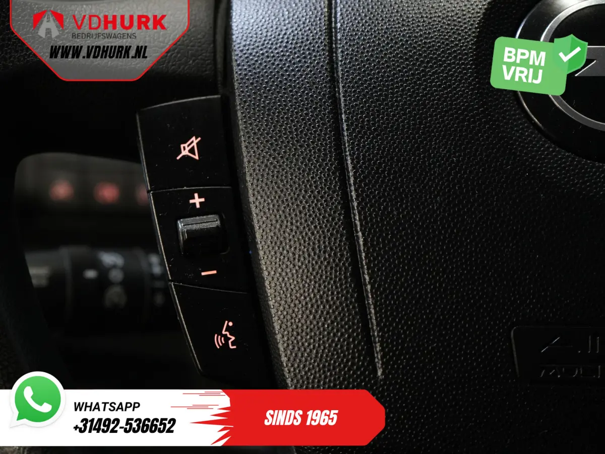 2.2 140 pk DC Dubbel Cabine Open Laadbak/ 7 Pers./ 2.5t Trekverm./ Cruise/ Airco/ 288x215x35/ Pick up