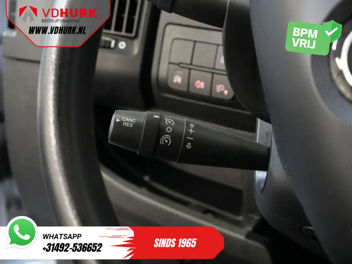 2.2 140 pk DC Dubbel Cabine Open Laadbak/ 7 Pers./ 2.5t Trekverm./ Cruise/ Airco/ 288x215x35/ Pick up