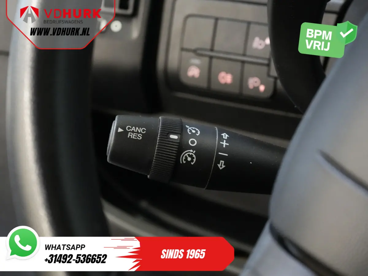 2.2 140 pk DC Dubbel Cabine Open Laadbak/ 7 Pers./ 2.5t Trekverm./ Cruise/ Airco/ 288x215x35/ Pick up