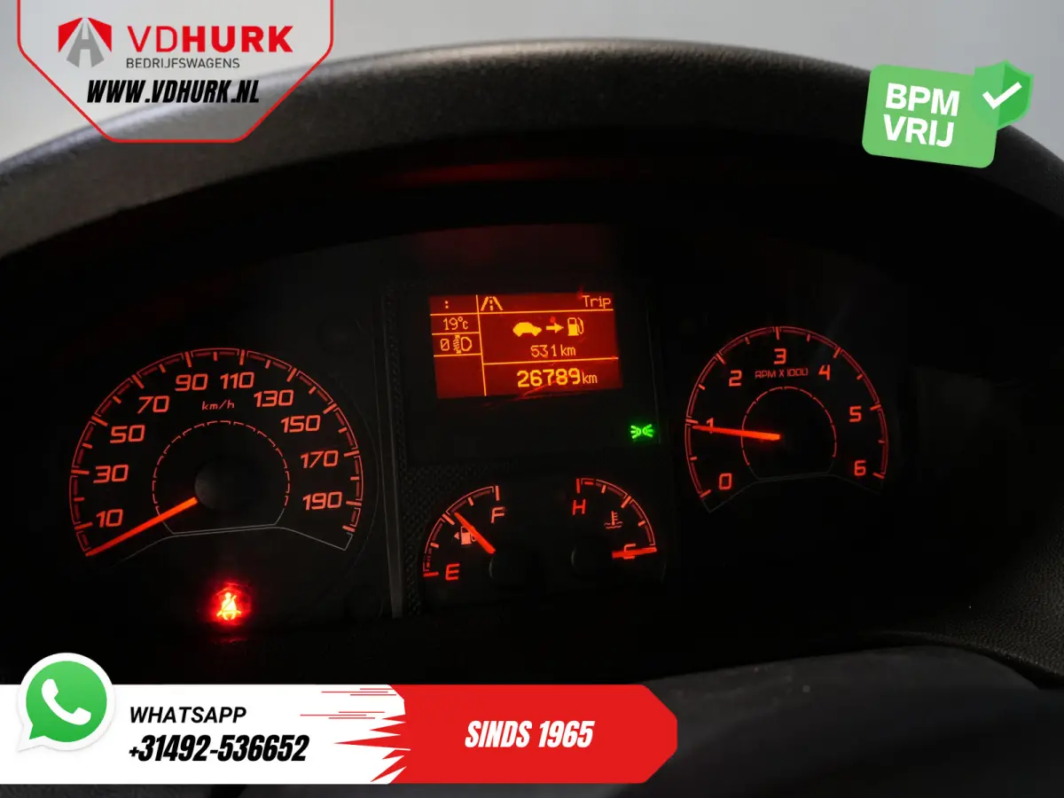 2.2 140 pk DC Dubbel Cabine Open Laadbak/ 7 Pers./ 2.5t Trekverm./ Cruise/ Airco/ 288x215x35/ Pick up
