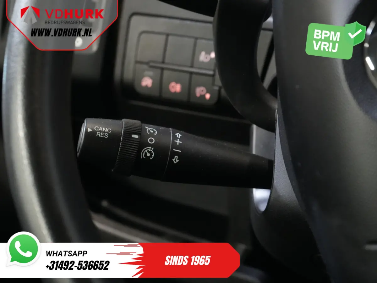 2.2 140 pk DC Dubbel Cabine Open Laadbak/ 7 Pers./ 2.5t Trekverm./ Cruise/ Airco/ 288x215x35/ Pick up