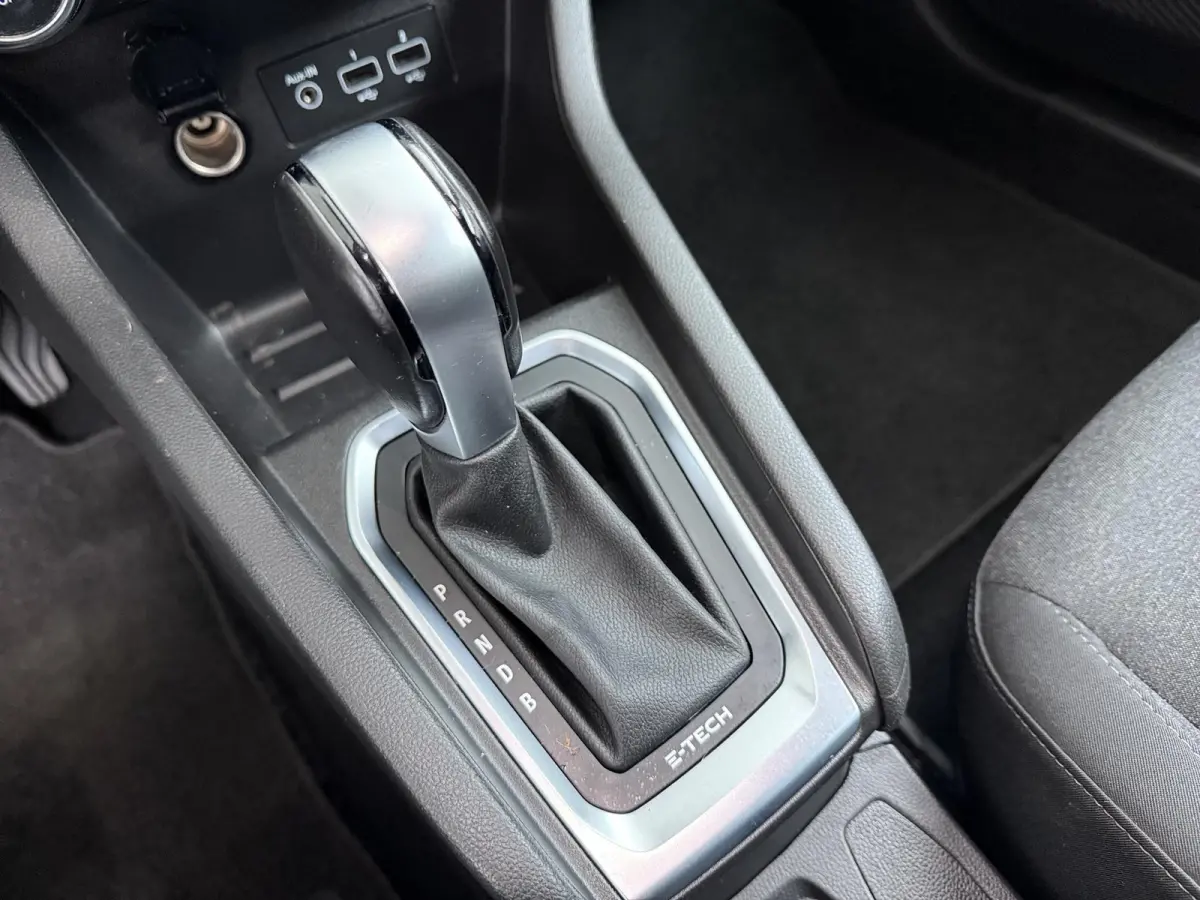 Hybrid 140 Business Zen | Navigatie | Climate Control | Keyless Entry |