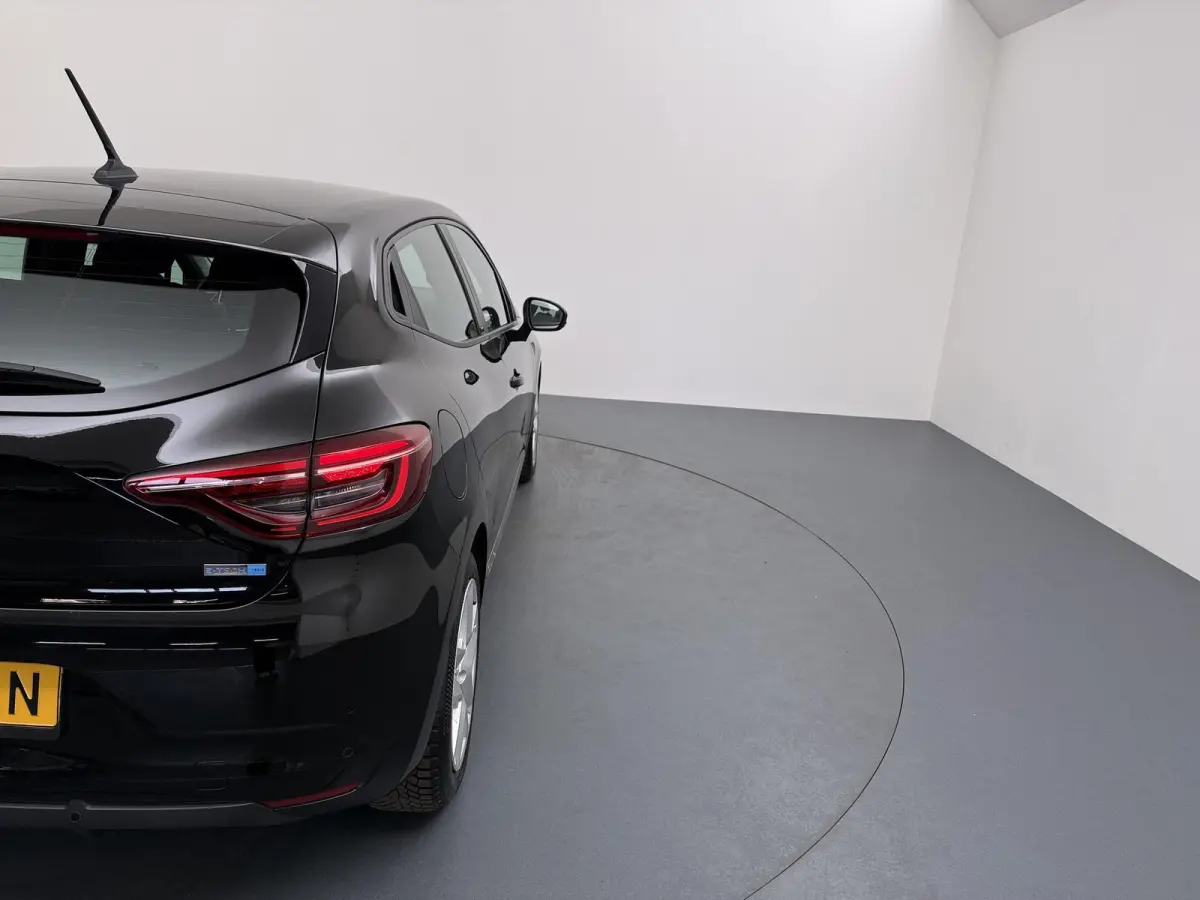 Hybrid 140 Business Zen | Navigatie | Climate Control | Keyless Entry |