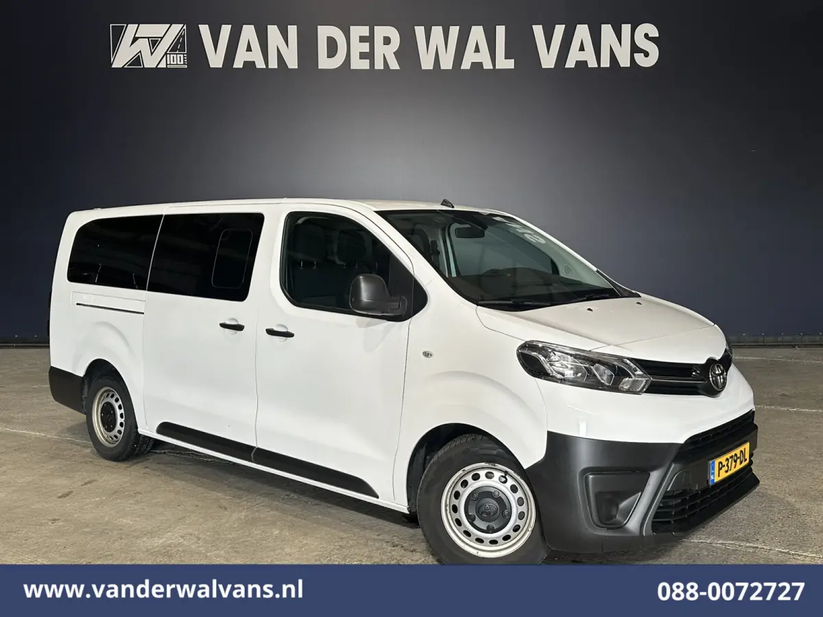 1.5 D-4D 120pk L3H1 Personenbus 9 Zitplaatsen Euro6 Airco | Navigatie | Apple Carplay | Cruisecontrol Android Auto, Parkeersensoren, Achterklep