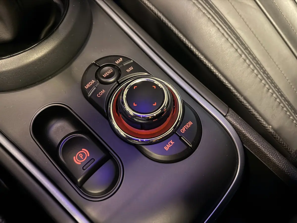 1.5 Cooper ALL4 Untamed Edition SOH98% 224PK/PANO/H-KARDON/H-UP/LEDER/CAM/V-COCKPIT/NAVI/DAB///