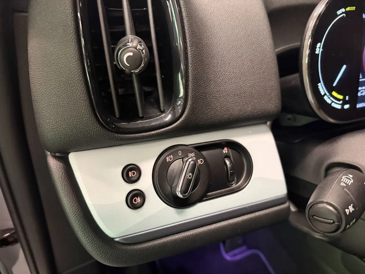 1.5 Cooper ALL4 Untamed Edition SOH98% 224PK/PANO/H-KARDON/H-UP/LEDER/CAM/V-COCKPIT/NAVI/DAB///