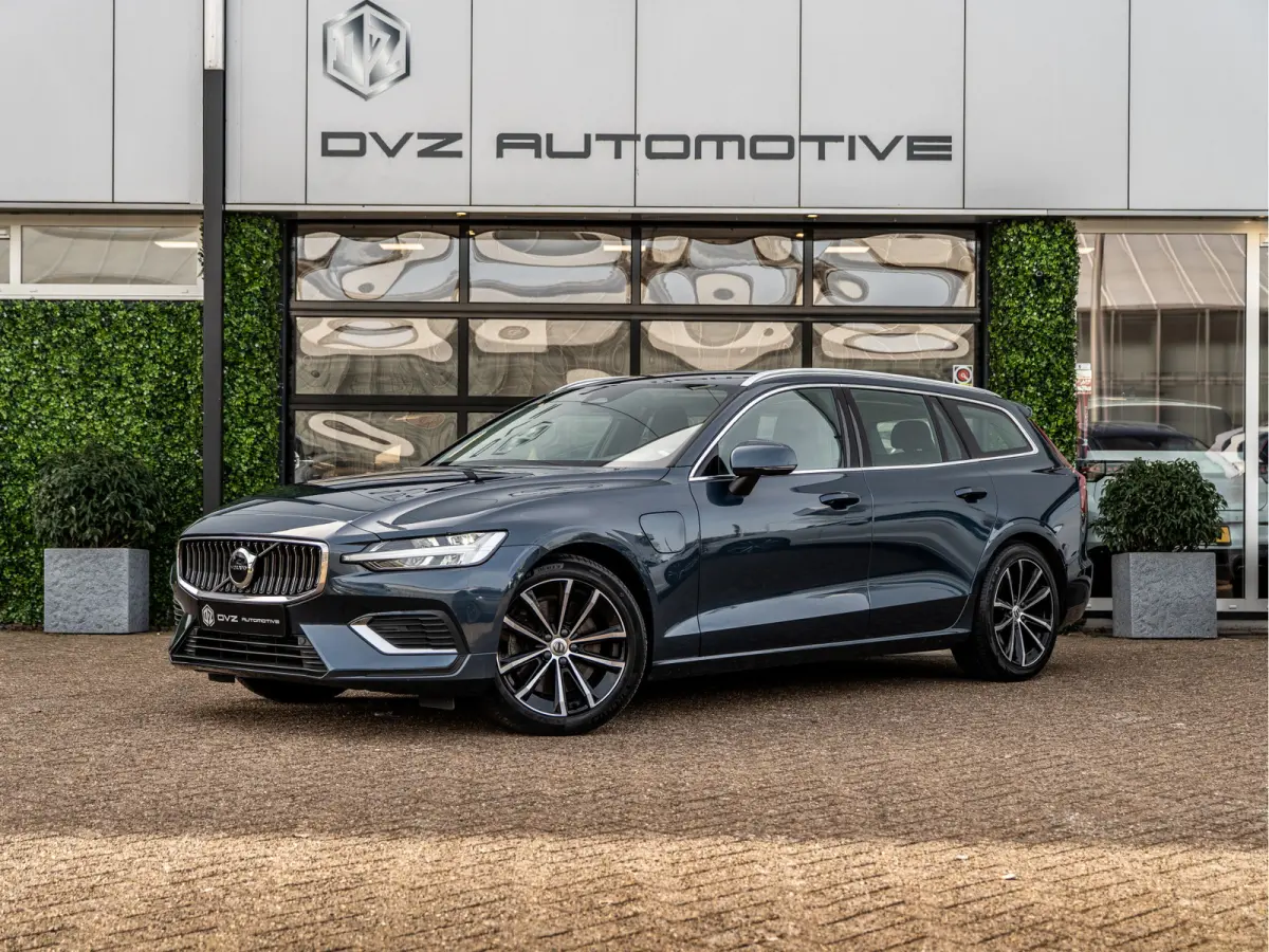 2.0 T6 Plug-in hybrid AWD Core Bright | LED | Trekhaak | BTW |