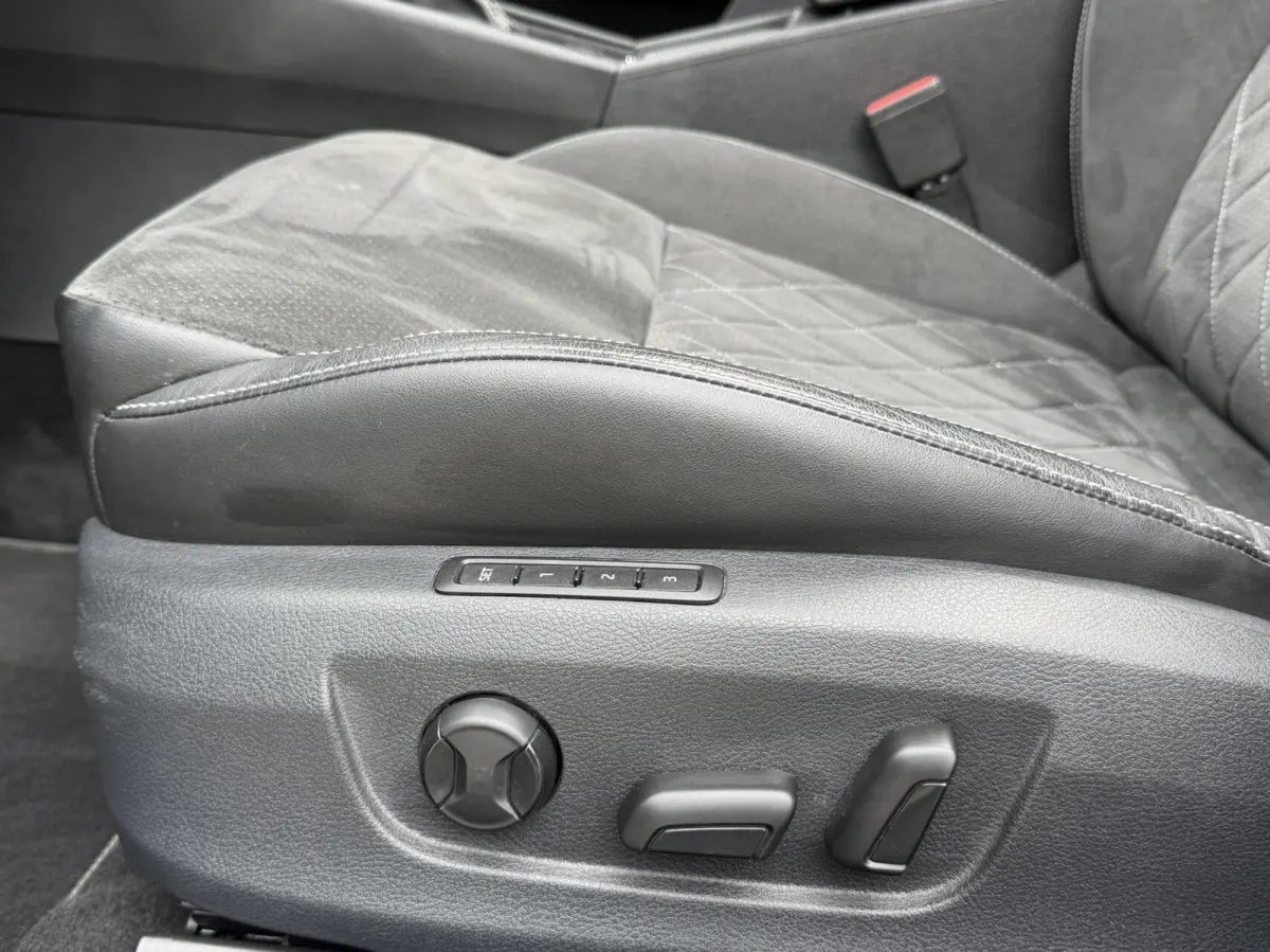 1.4 TSI iV Sportline Automaat | Panoramadak | Stoelverwarming voor | Stuurwielverwarming | Half leer alcantara | Cruise control | Trekhaak uitklapbaar | Matrix LED | Achteruitrijcamera