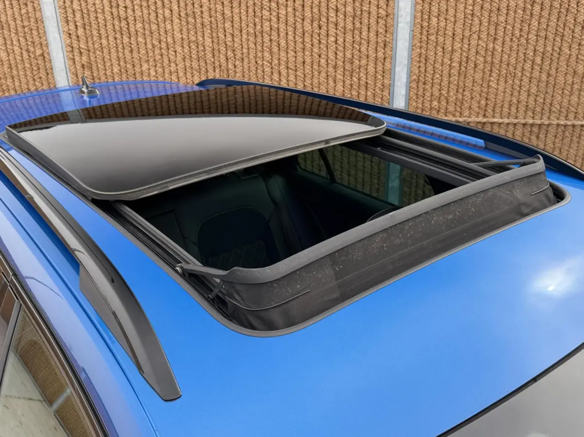 1.4 TSI iV Sportline Automaat | Panoramadak | Stoelverwarming voor | Stuurwielverwarming | Half leer alcantara | Cruise control | Trekhaak uitklapbaar | Matrix LED | Achteruitrijcamera