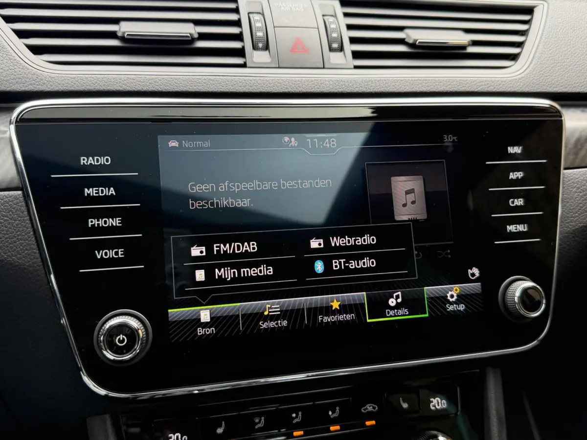 1.4 TSI iV Sportline Automaat | Panoramadak | Stoelverwarming voor | Stuurwielverwarming | Half leer alcantara | Cruise control | Trekhaak uitklapbaar | Matrix LED | Achteruitrijcamera