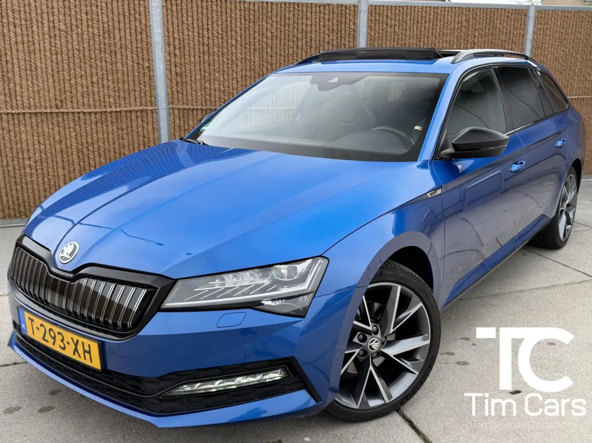1.4 TSI iV Sportline Automaat | Panoramadak | Stoelverwarming voor | Stuurwielverwarming | Half leer alcantara | Cruise control | Trekhaak uitklapbaar | Matrix LED | Achteruitrijcamera