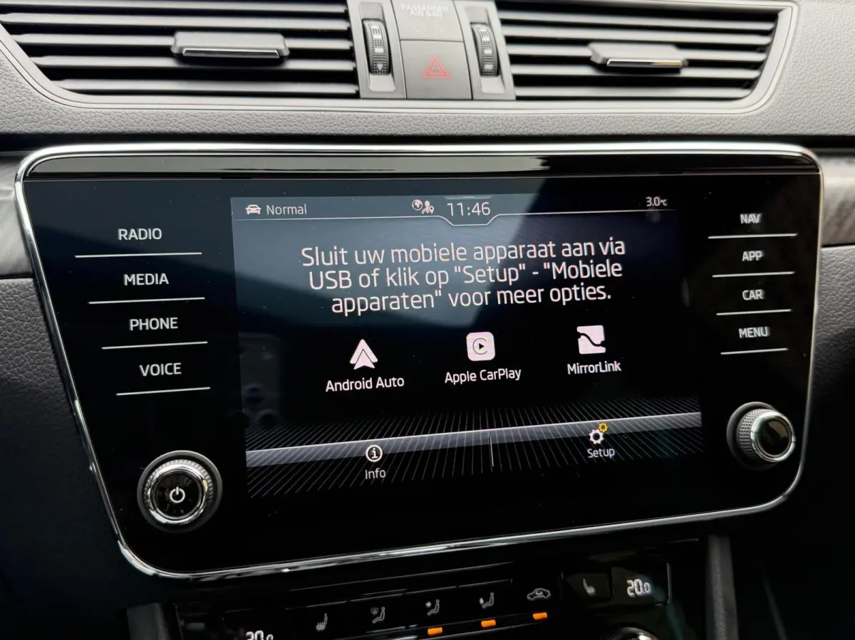 1.4 TSI iV Sportline Automaat | Panoramadak | Stoelverwarming voor | Stuurwielverwarming | Half leer alcantara | Cruise control | Trekhaak uitklapbaar | Matrix LED | Achteruitrijcamera