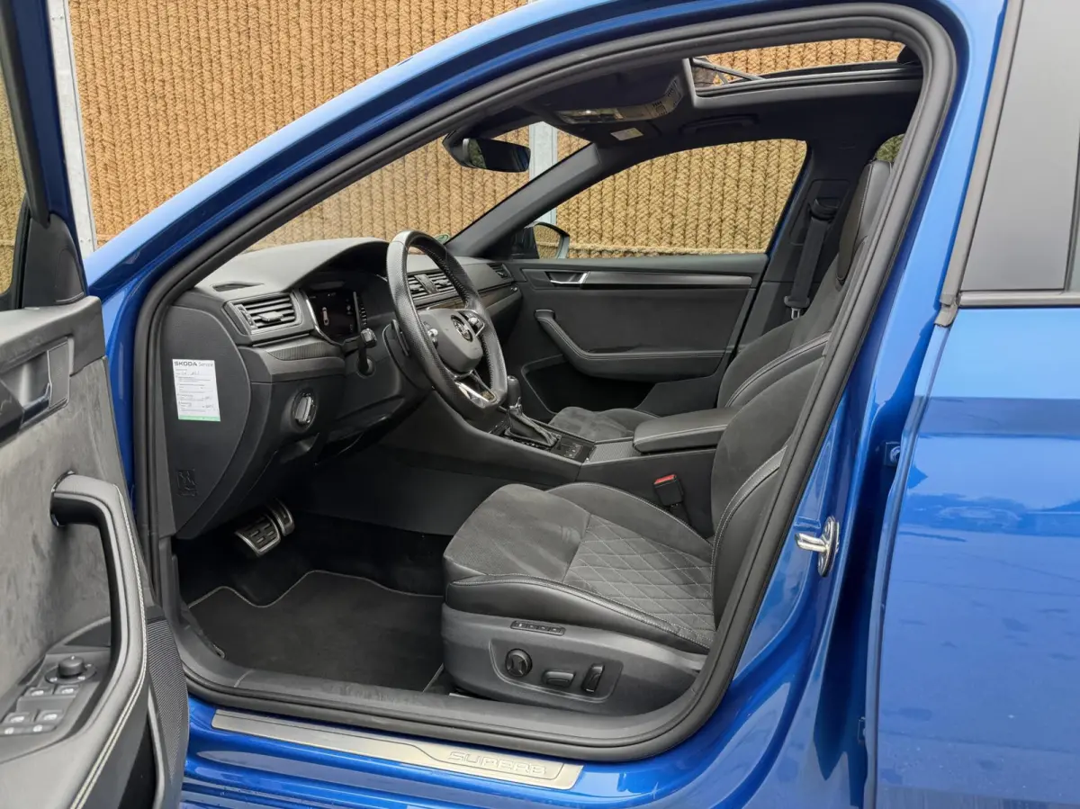 1.4 TSI iV Sportline Automaat | Panoramadak | Stoelverwarming voor | Stuurwielverwarming | Half leer alcantara | Cruise control | Trekhaak uitklapbaar | Matrix LED | Achteruitrijcamera