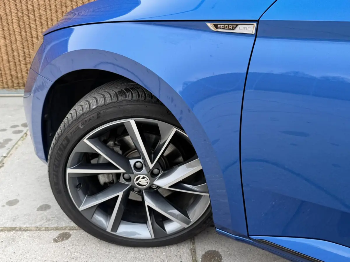 1.4 TSI iV Sportline Automaat | Panoramadak | Stoelverwarming voor | Stuurwielverwarming | Half leer alcantara | Cruise control | Trekhaak uitklapbaar | Matrix LED | Achteruitrijcamera