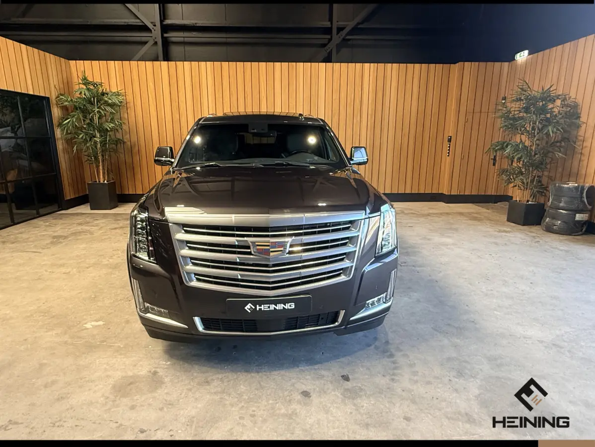 6.2 V8 Platinum ESV. Verlengde uitvoering met 8 zitplaatsen !! Europese auto