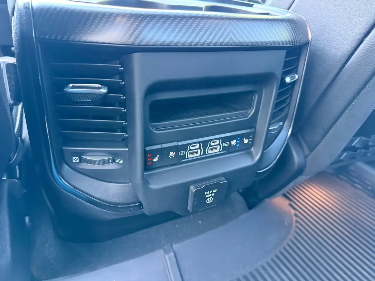 1500 6.2 V8 4x4 Crew Cab TRX , DIKSTE NL , PERFECT ONDERHOUDEN , 711